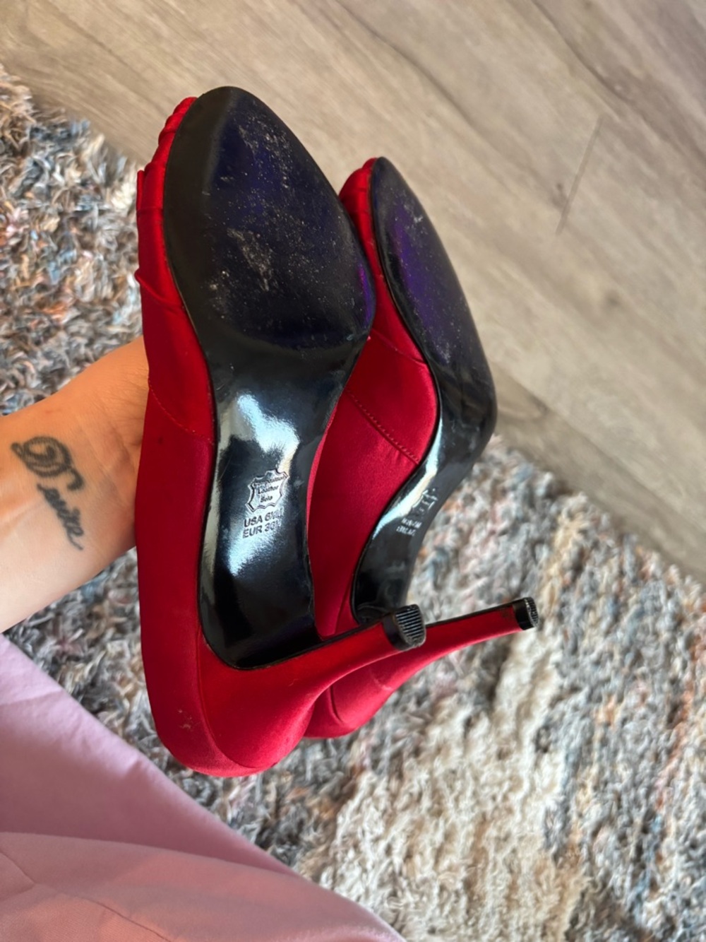Red heels - Picture 4 of 5